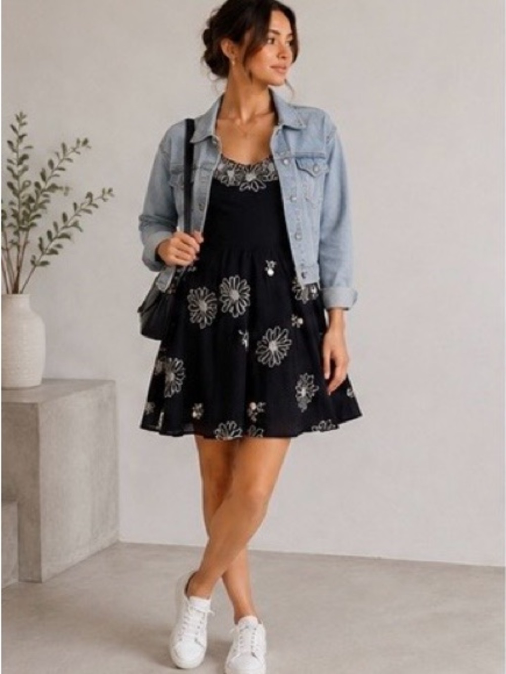 Rare Anthropologie Archival Collection Odille 3D Daisy Embroidered Halter Dress